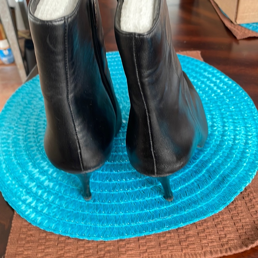 Short boots